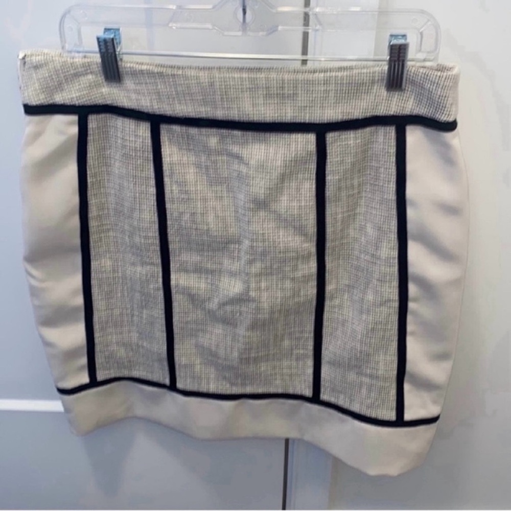 🌹 ANN TAYLOR Black and Cream Skirt - Size 12P